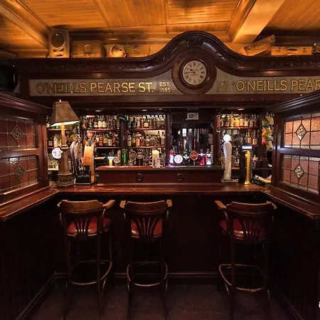 O'Neills Victorian Pub & Townhouse-3